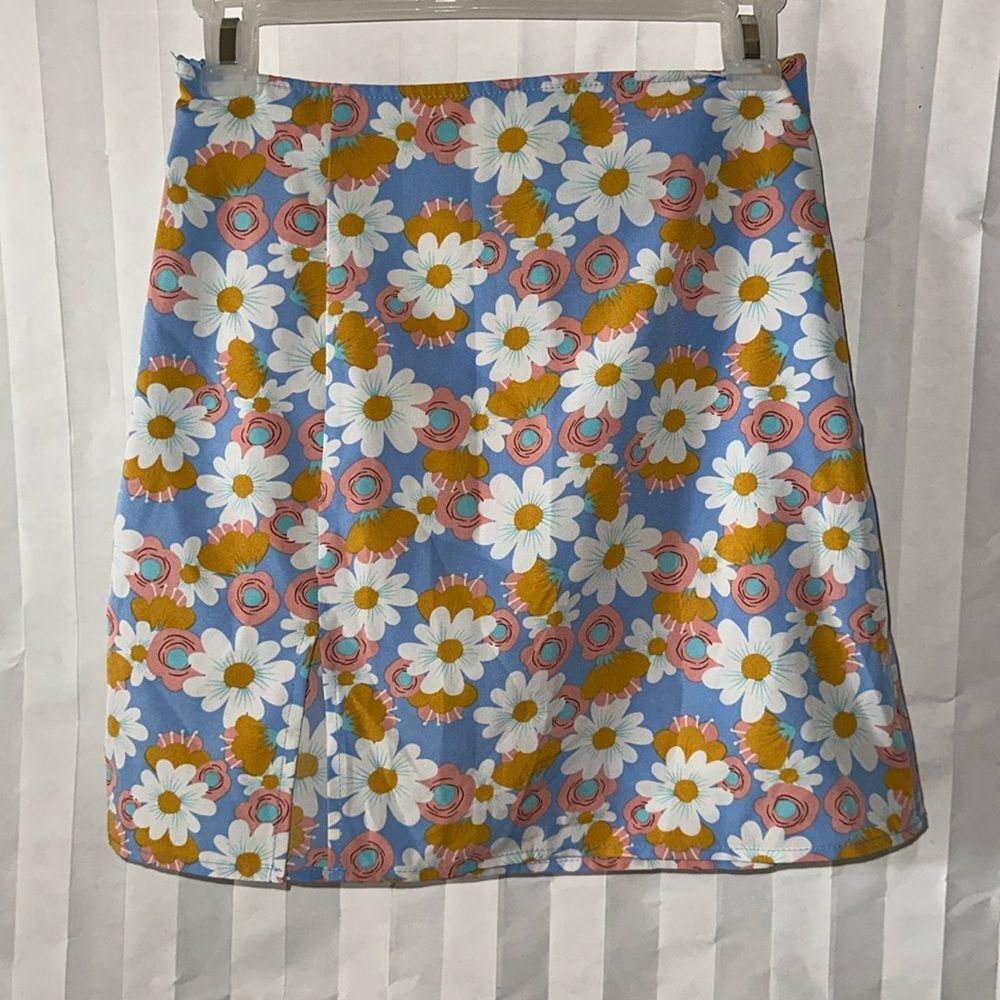 SHEIN Women’s Floral Print Skirt Size XS Side Zipper Lightweight Casual Chic